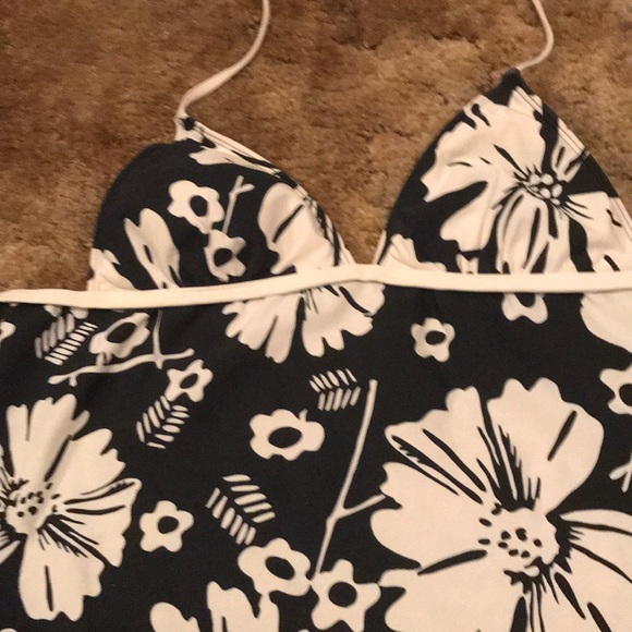 Sold - Picture 2 of 7